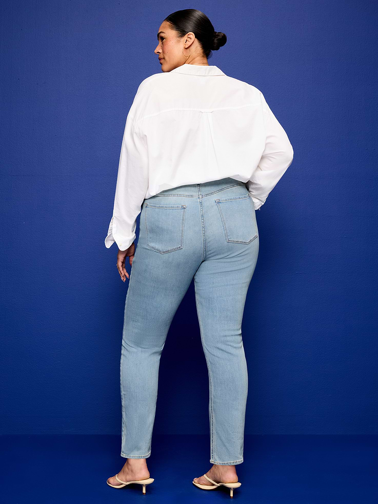 Image number 9 showing, High-Waisted Wow Straight Ankle Jeans