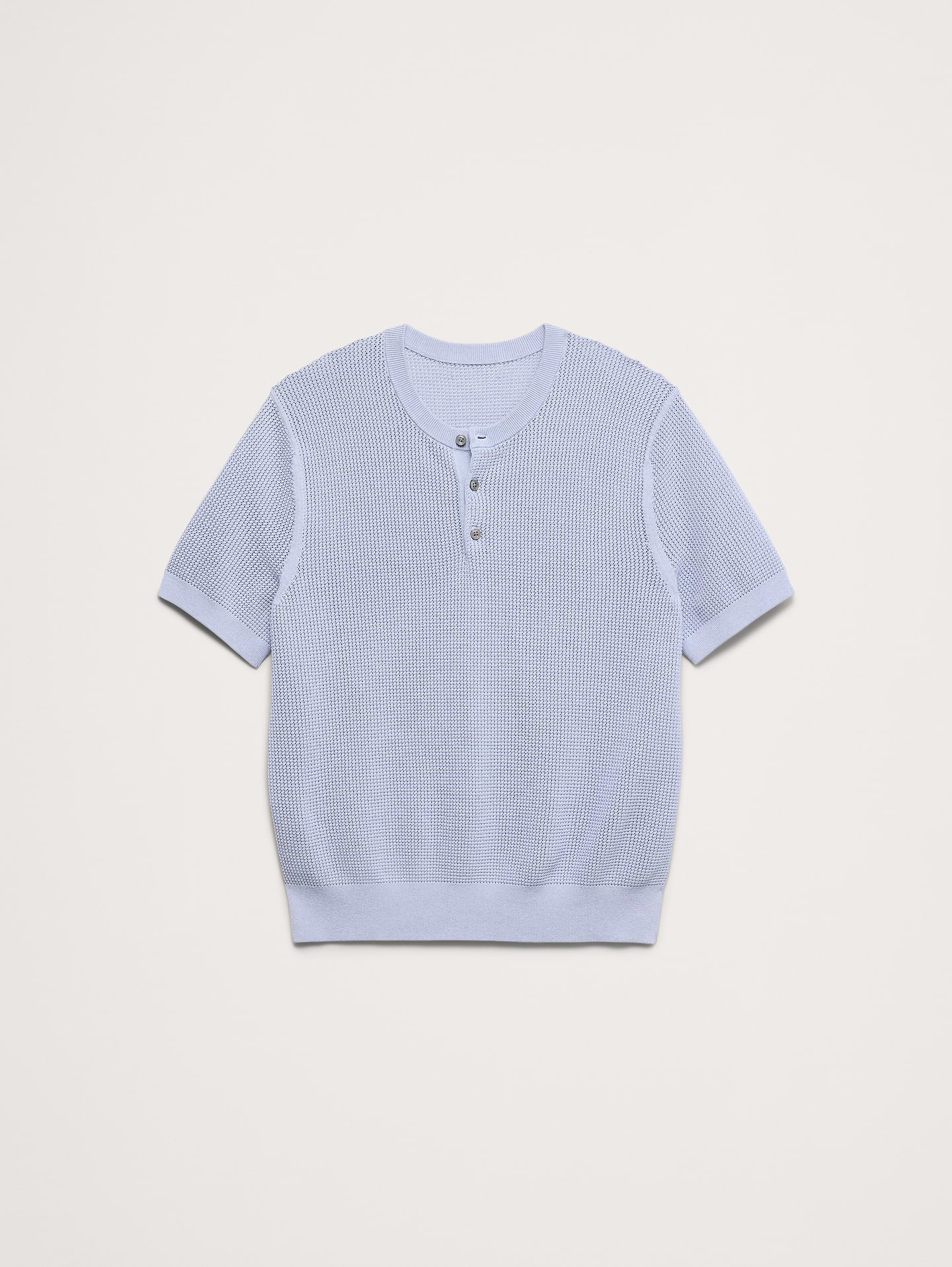 L'image numéro 4 présente T-shirt henley en coton et soie