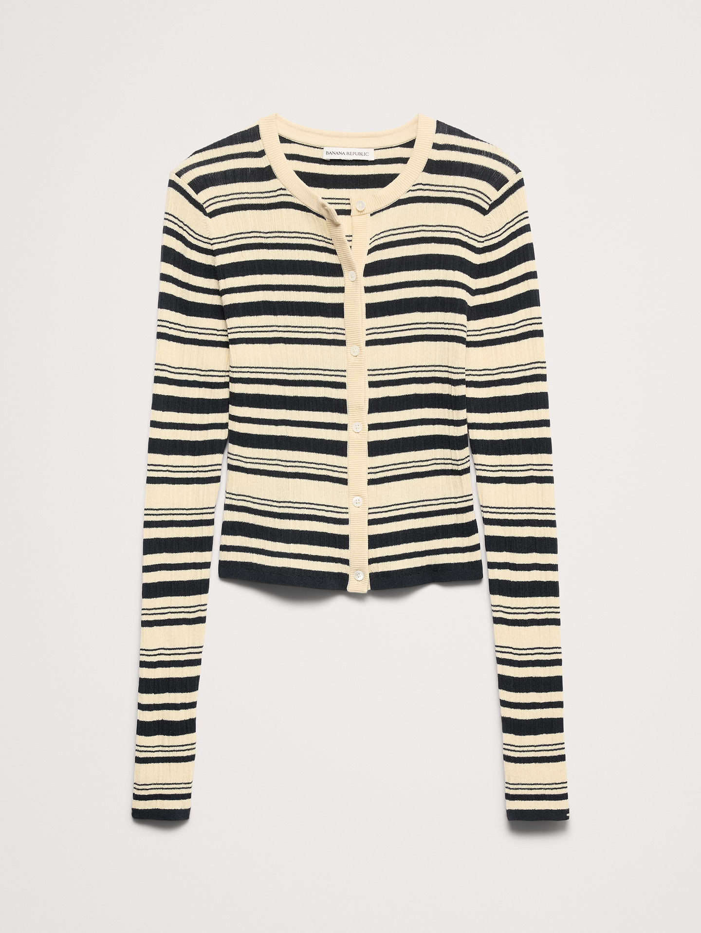L'image numéro 5 présente Cardigan court en tricot froissé