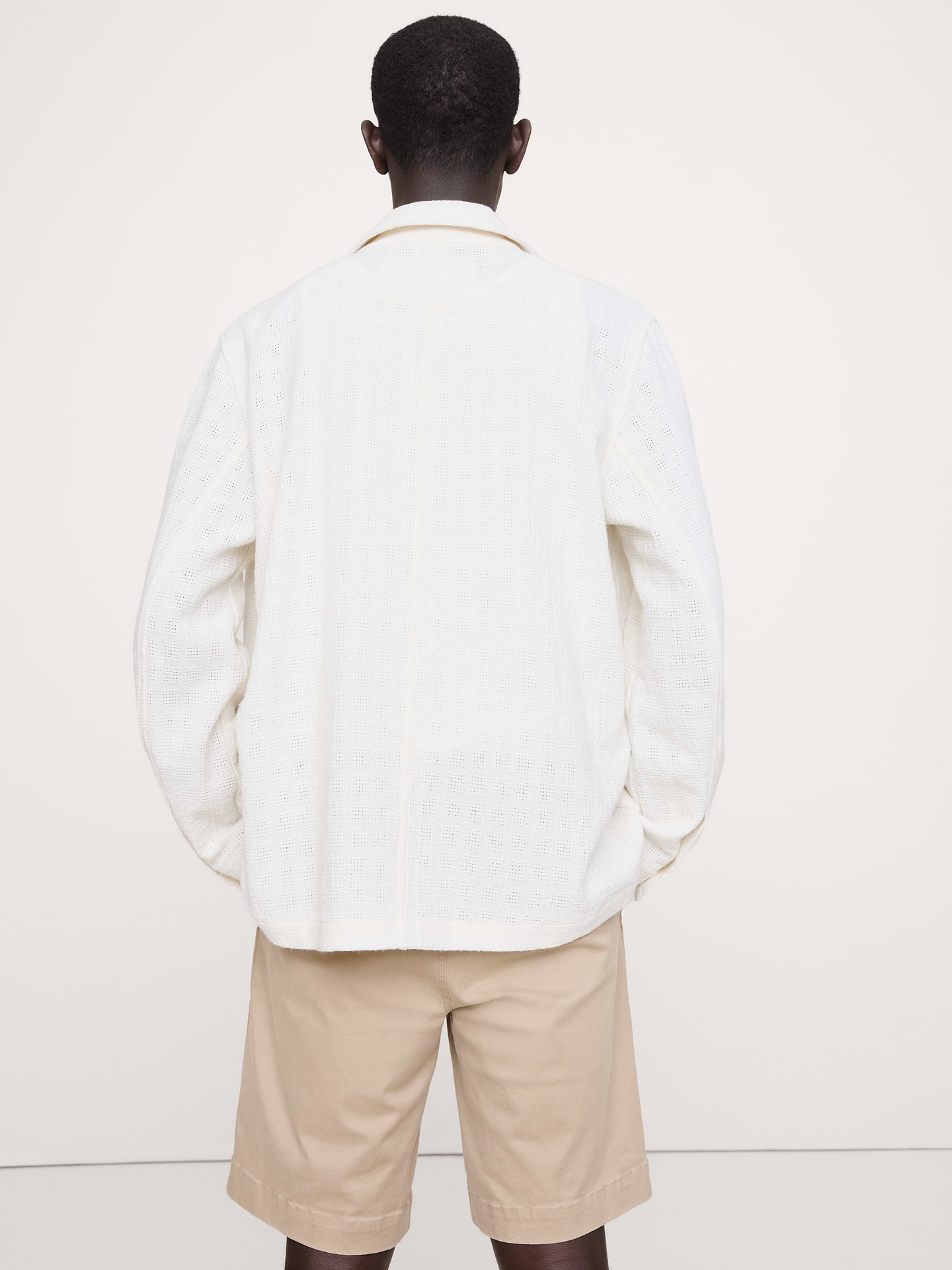 L'image numéro 8 présente Veste-chemise en tissu à effet natté