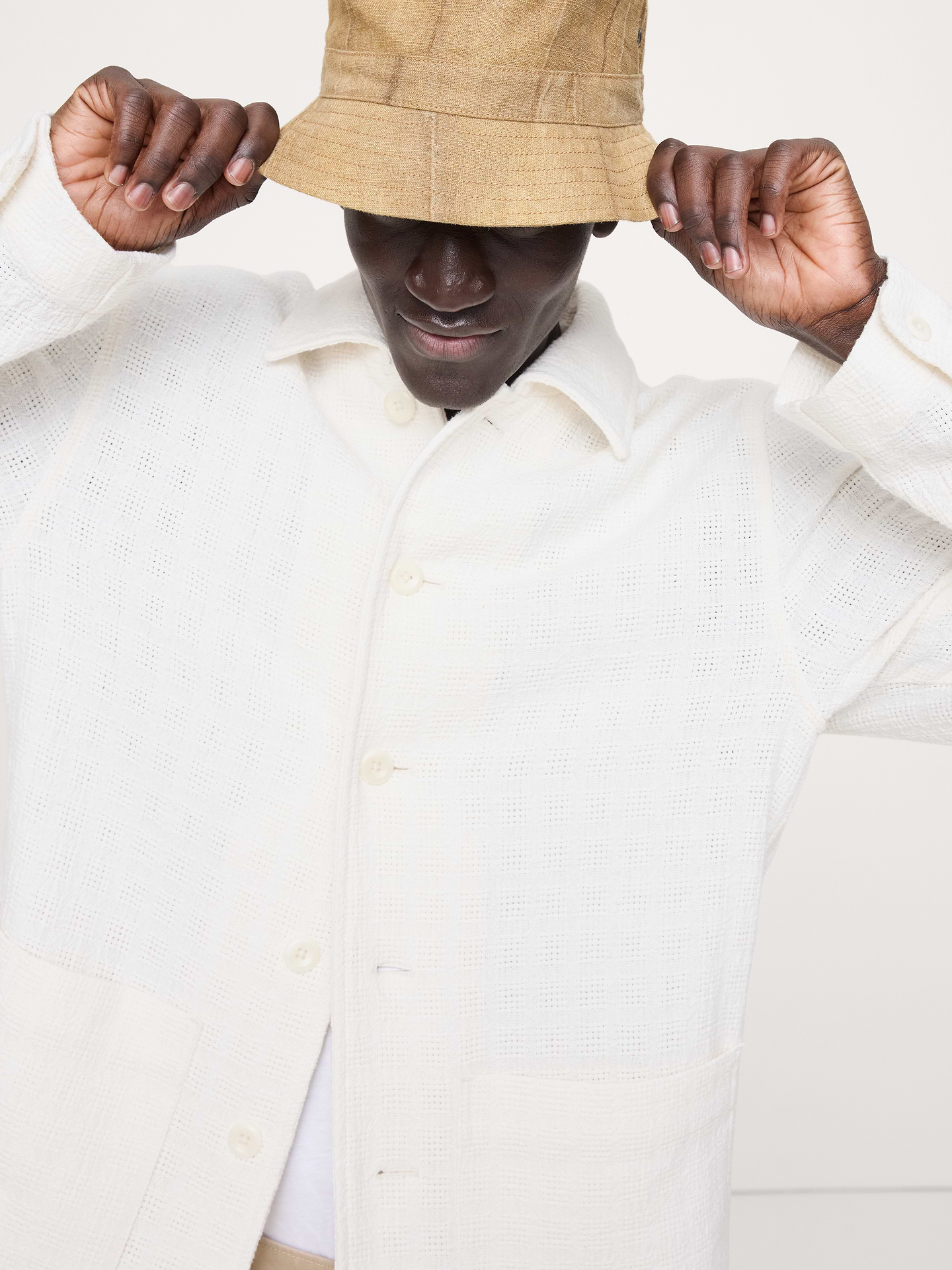 L'image numéro 4 présente Veste-chemise en tissu à effet natté