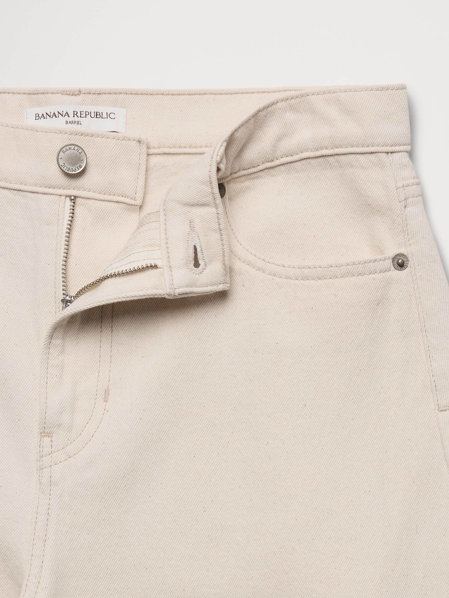 L'image numéro 7 présente Jean coupe baril taille mi-basse longueur cheville
