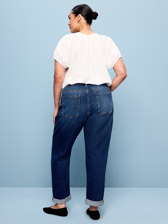 Mid-Rise Wow Boyfriend Straight Jeans