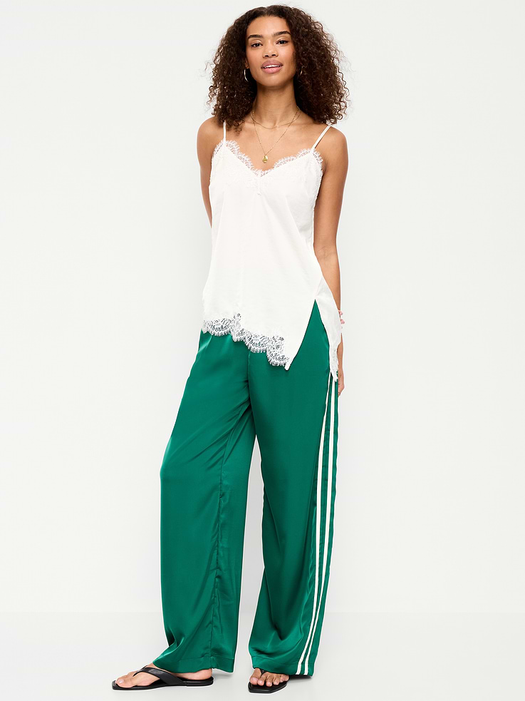 L'image numéro 1 présente Pantalon d’entraînement à taille haute en satin