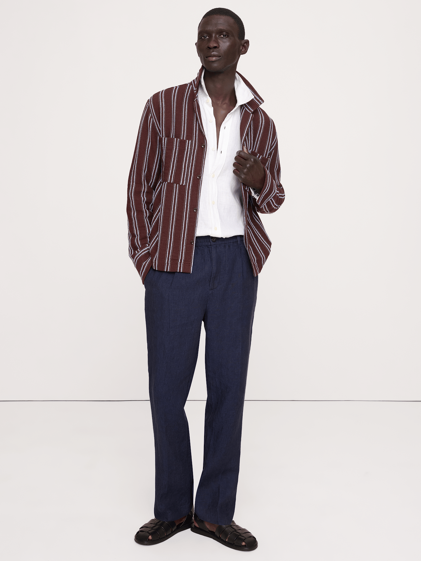 L'image numéro 1 présente Pantalon droit habillé à taille extensible en lin