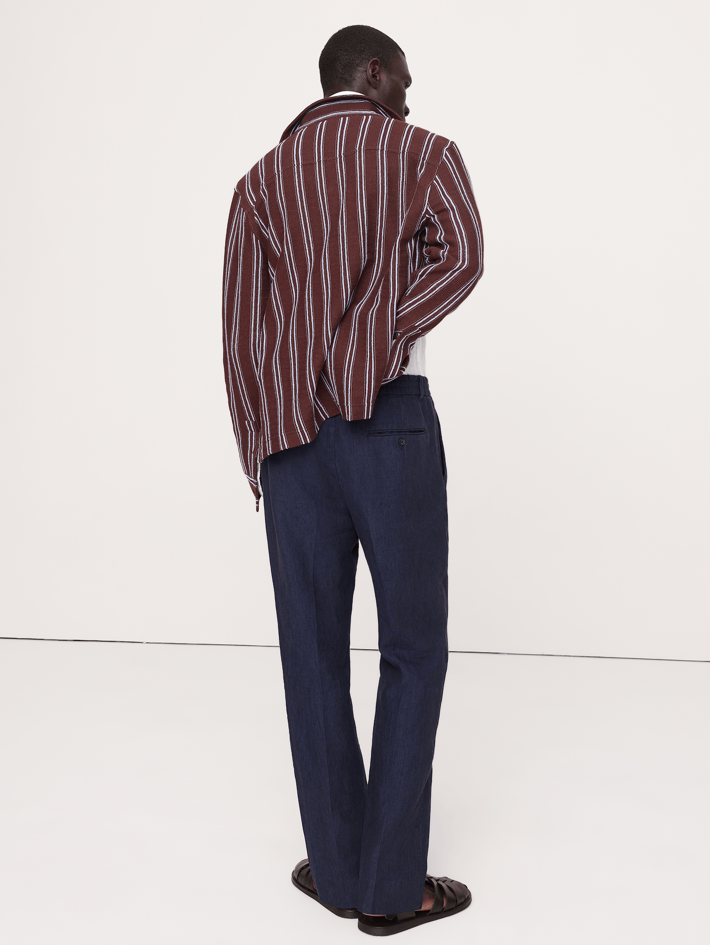 L'image numéro 3 présente Pantalon droit habillé à taille extensible en lin