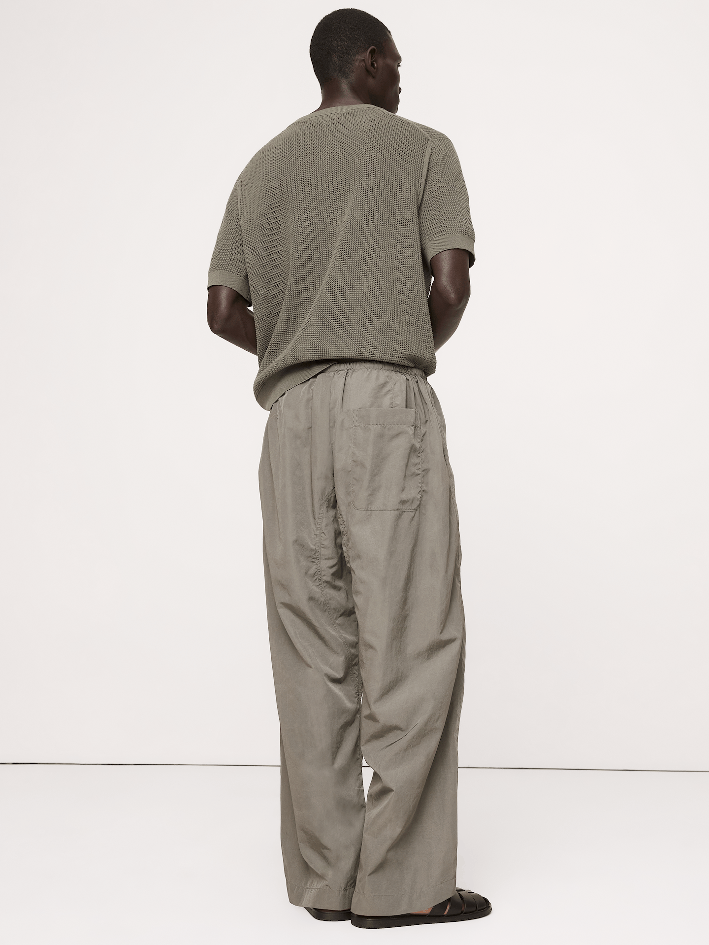 L'image numéro 3 présente Pantalon ample à cordon de serrage en nylon