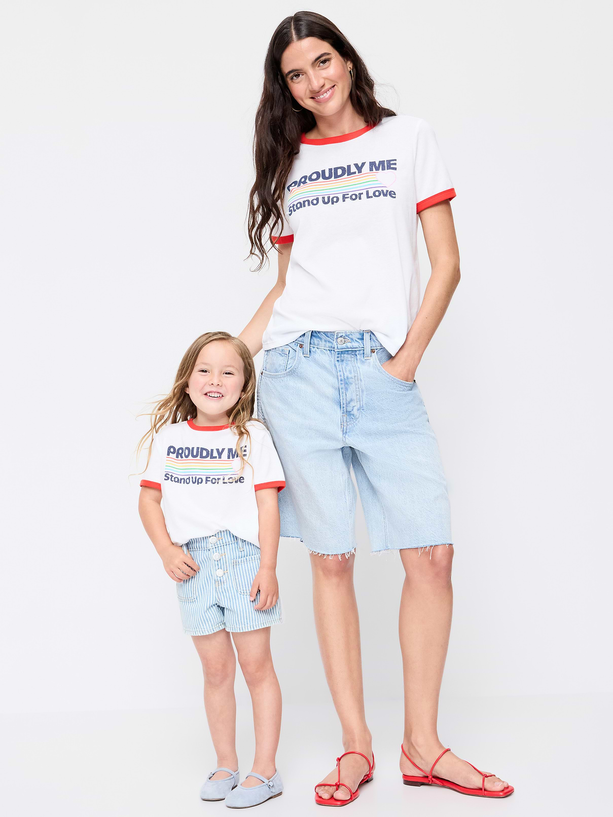 L'image numéro 2 présente T-shirt à imprimé de la Fierté