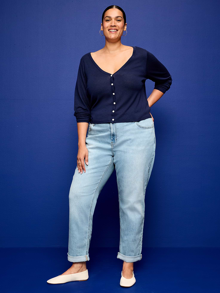 Image number 8 showing, Mid-Rise Wow Boyfriend Straight Jeans