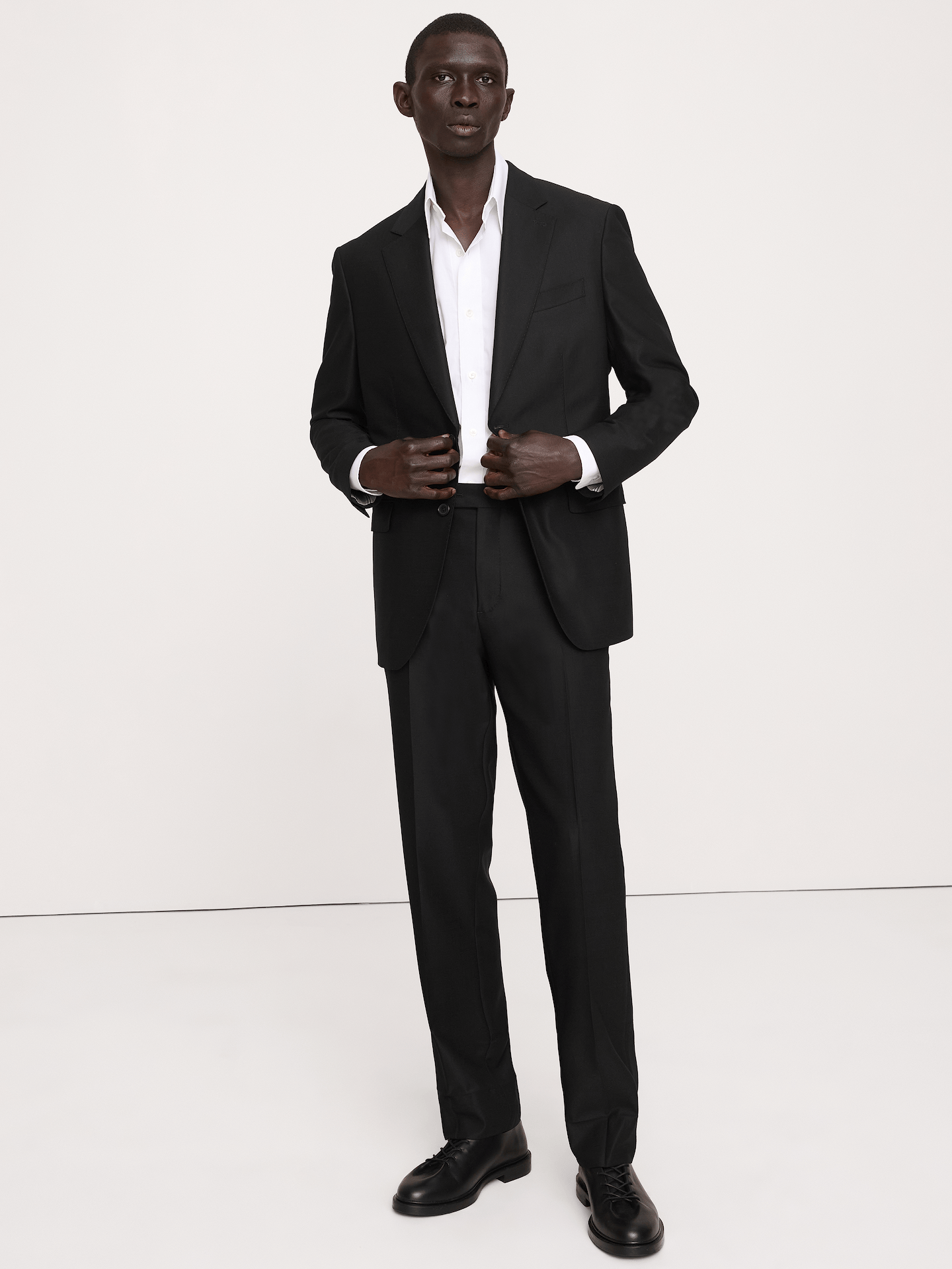 L'image numéro 1 présente Pantalon en tissu panama italien signature