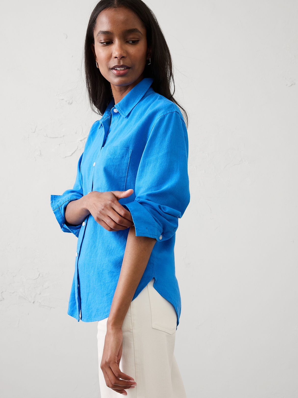 the Barnnet ライトブルーブラウス Perfect Linen-Blend Shirt | Banana Republic Factory