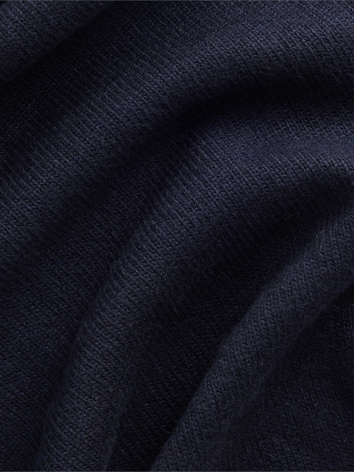 L'image numéro 3 présente Écharpe triangulaire en tricot