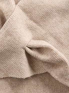 L'image numéro 3 présente Écharpe triangulaire en tricot
