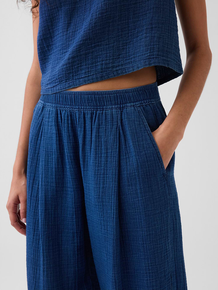 L'image numéro 7 présente Pantalon confort baril en denim de gaze de coton
