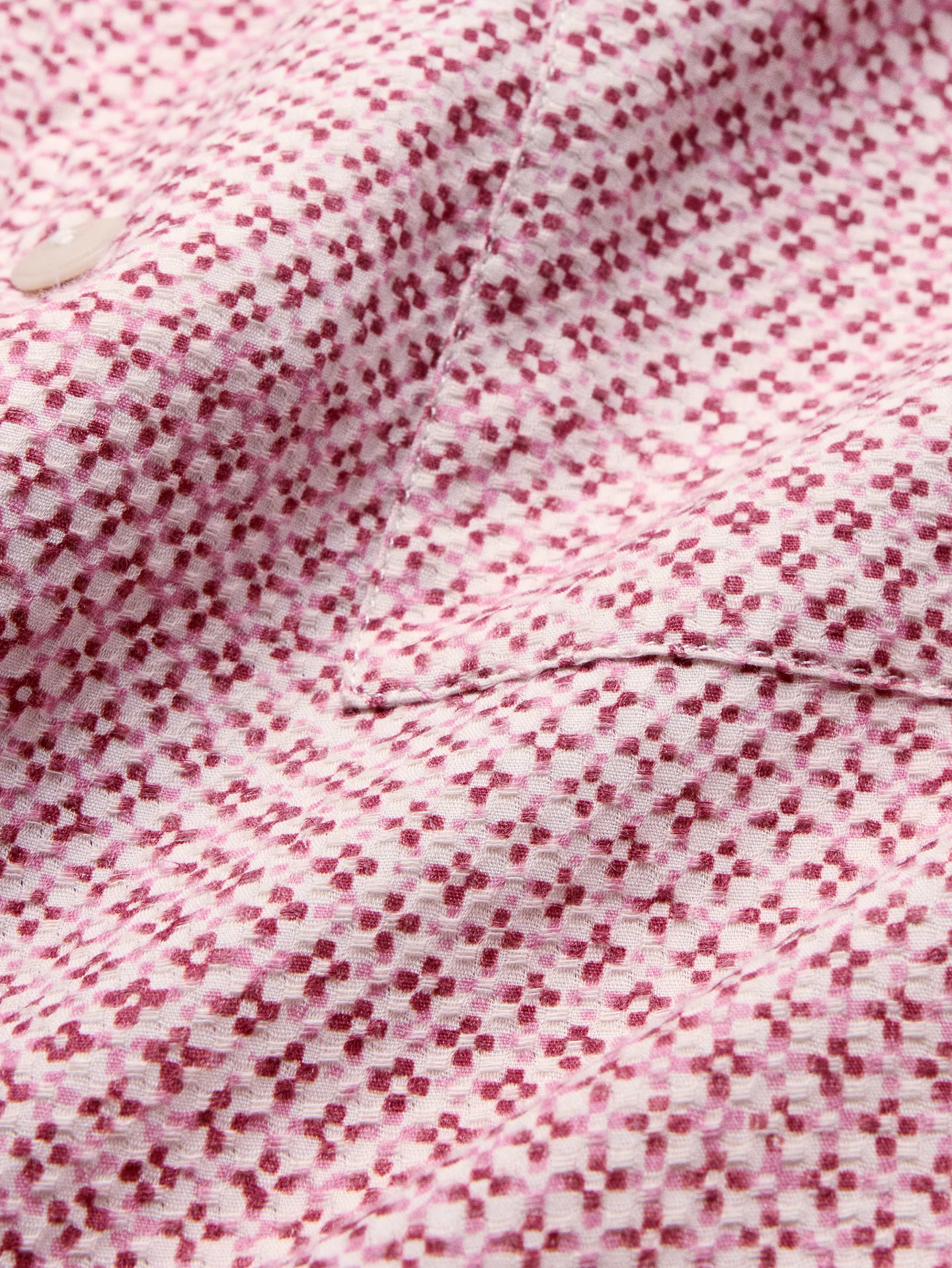 L'image numéro 6 présente Chemise de vacances décontractée en tissu gaufré