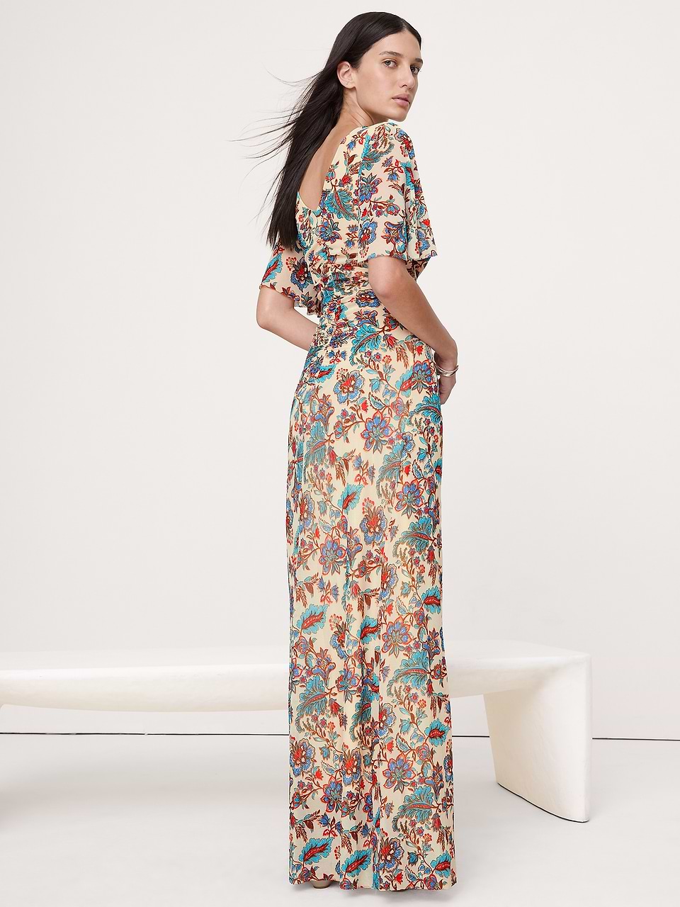 banana republic women's dresses This Factory dress is under $70 and this Amazon bag has been an amazing find too! // Links: https://liketk.it/69uVK Cap sleeves Banana Republic Women's Mesh Flutter-Sleeve