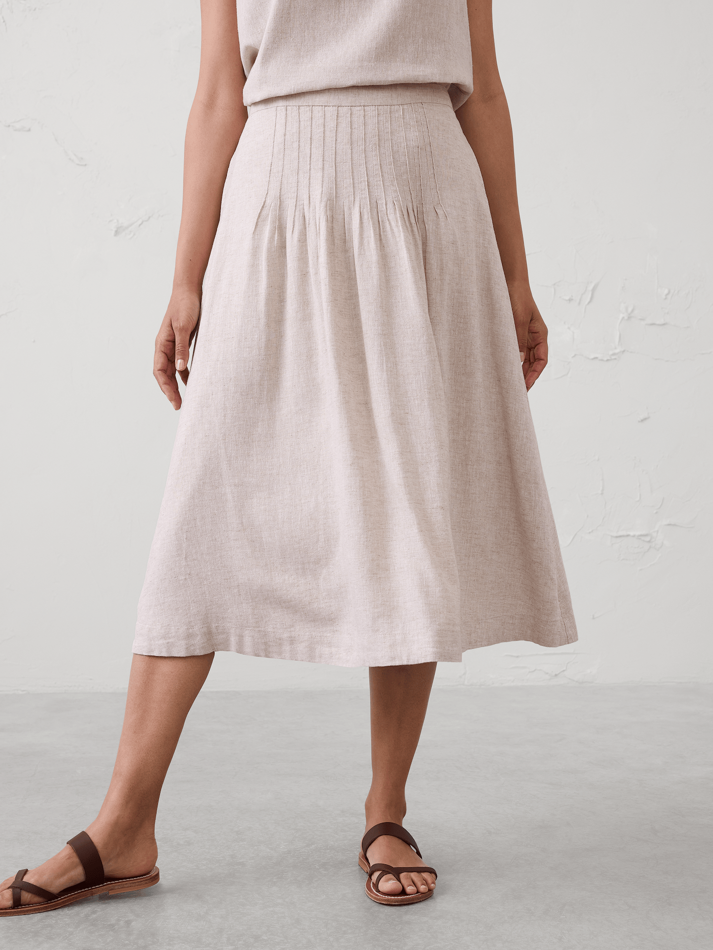 Image number 3 showing, Linen-Blend Pintuck Midi Skirt