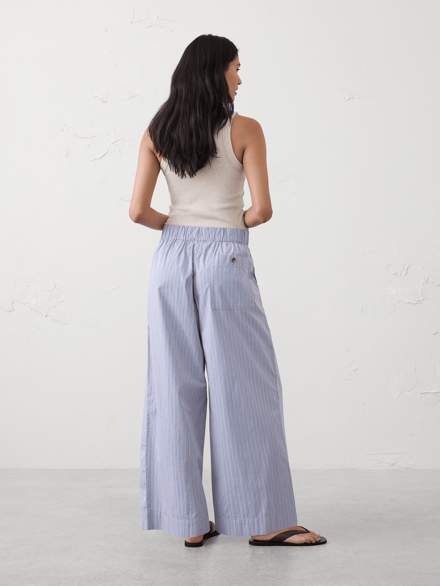 Image number 2 showing, Wide-Leg Mid-Rise Poplin Pull-On Pant
