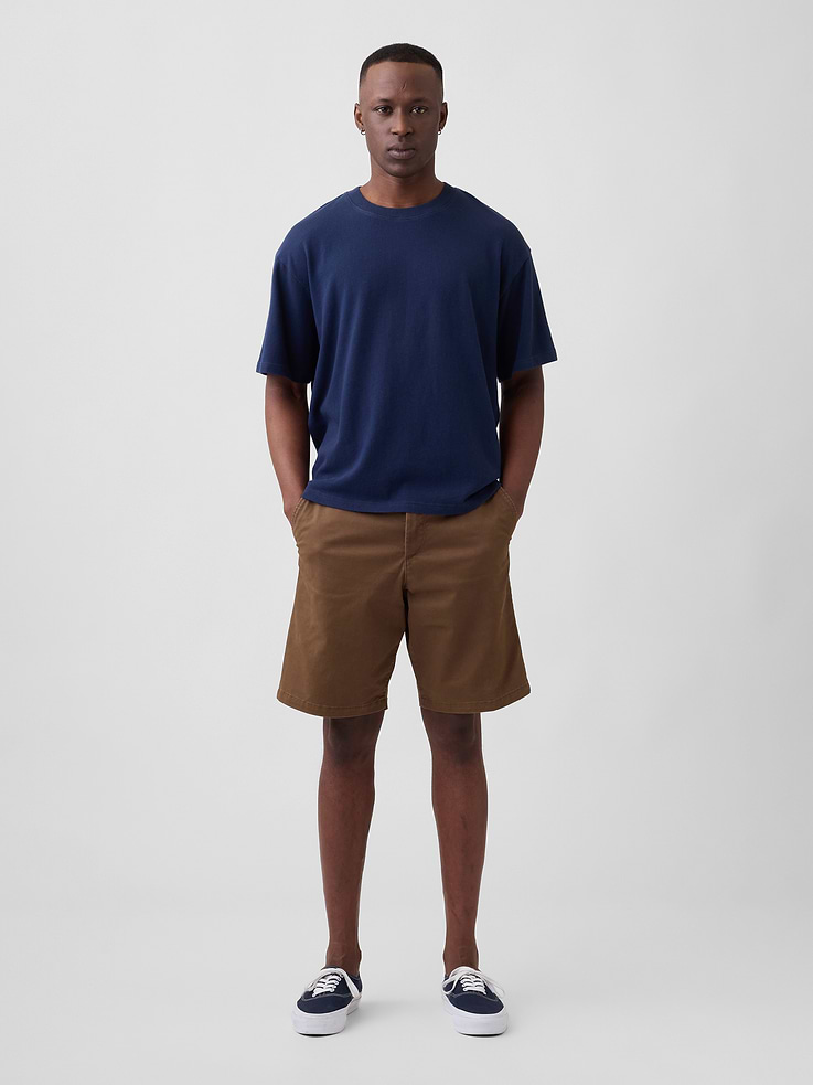 Image number 1 showing, 9" Essential Khaki Shorts