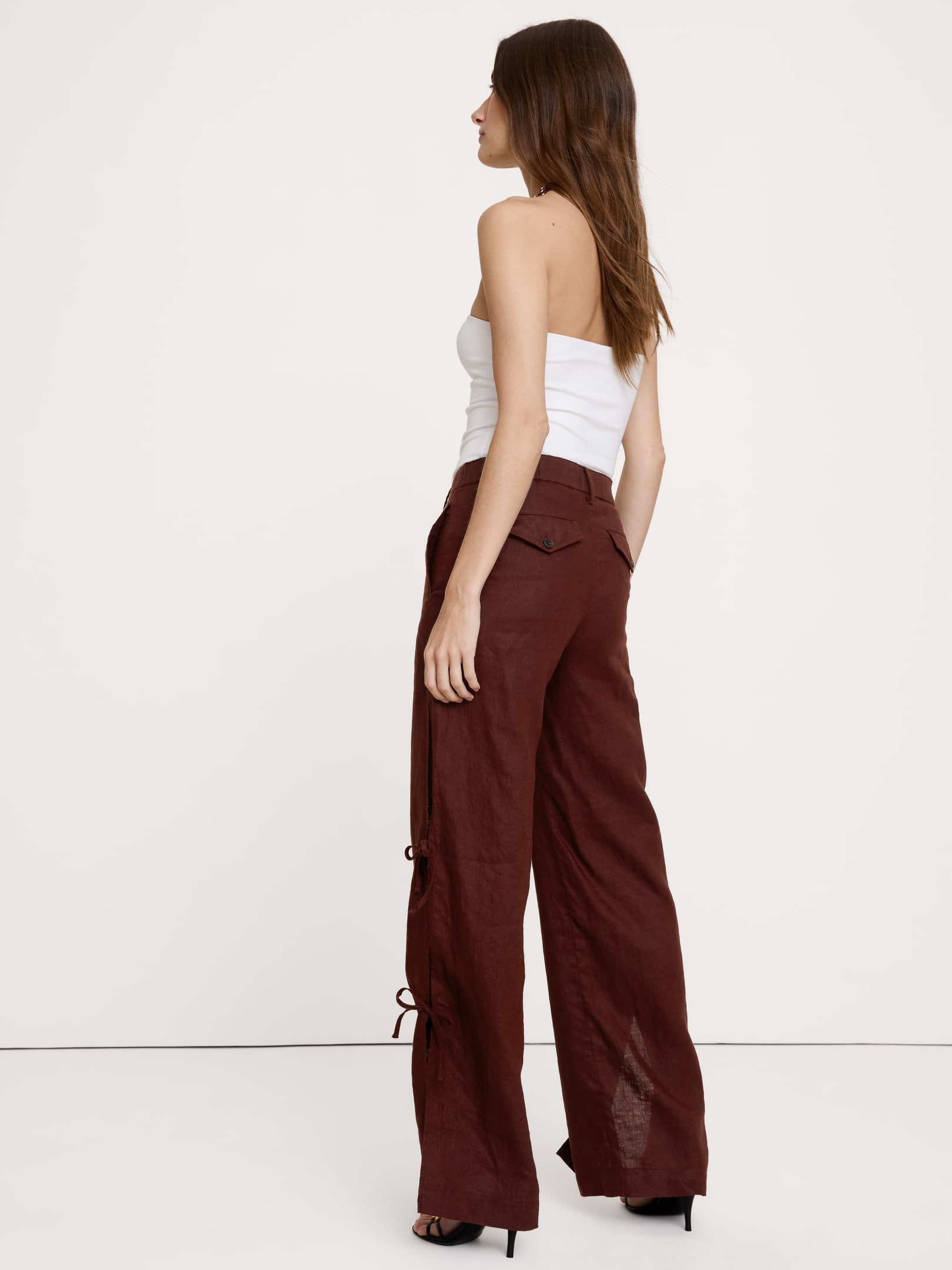 L'image numéro 6 présente Pantalon jambe large de tous les jours en lin à nouer sur le côté