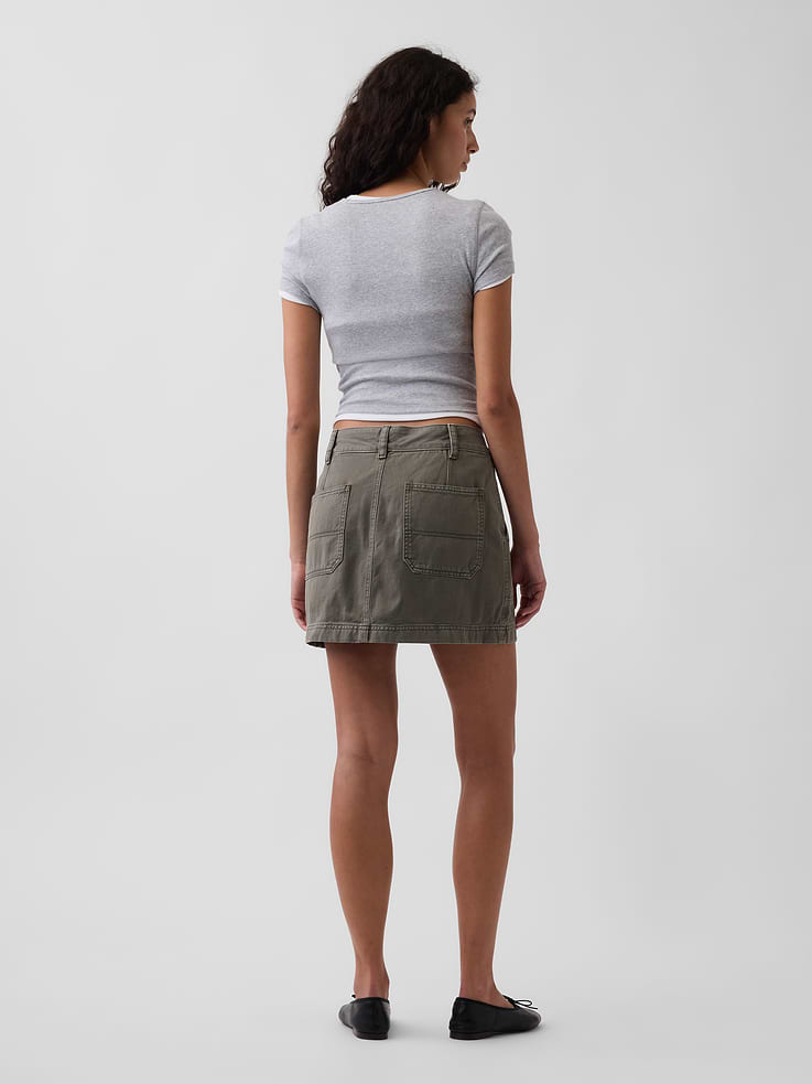 L'image numéro 2 présente Jupe-short utilitaire courte à taille haute