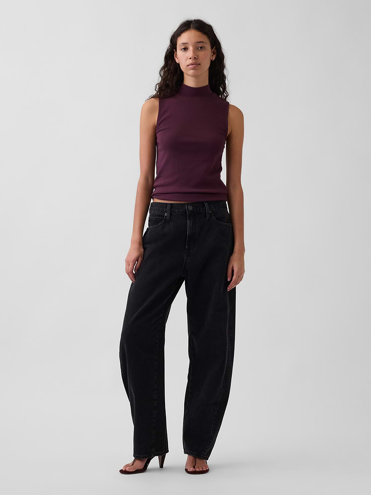 L'image numéro 2 présente Camisole moderne à col montant