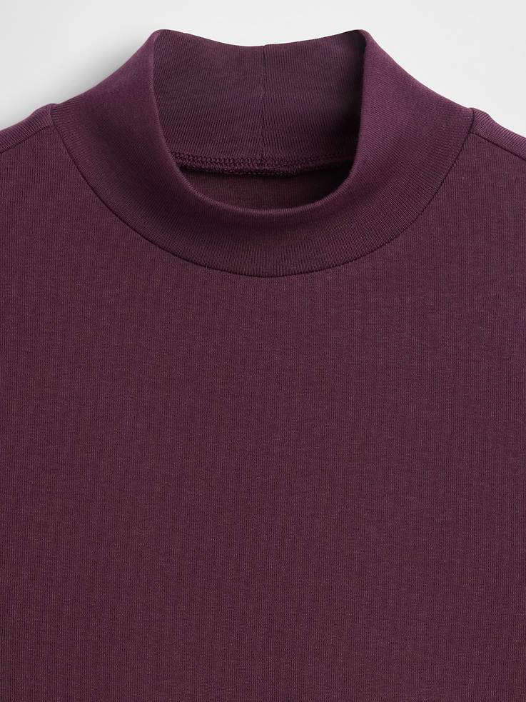L'image numéro 4 présente Camisole moderne à col montant