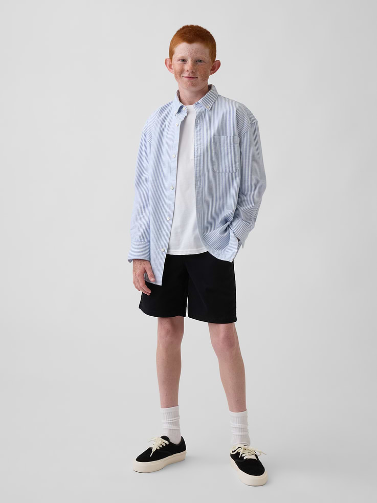 L'image numéro 1 présente Short kaki d’uniforme décontracté et extensible pour Enfant