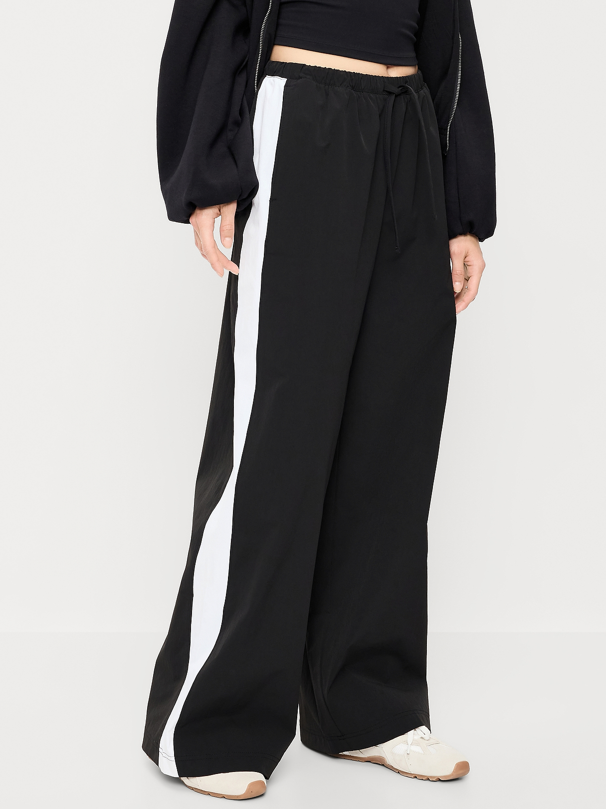 High-Waisted TrekTech Lightweight Woven Active Pants | Old Navy