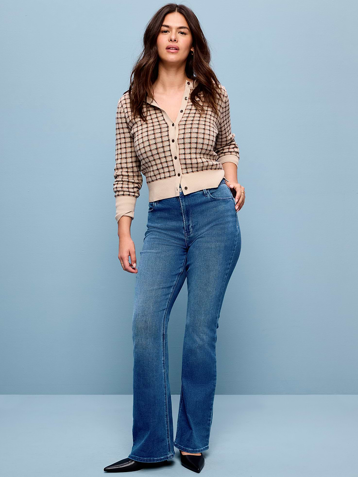 Image number 5 showing, High-Waisted Wow Flare Jeans