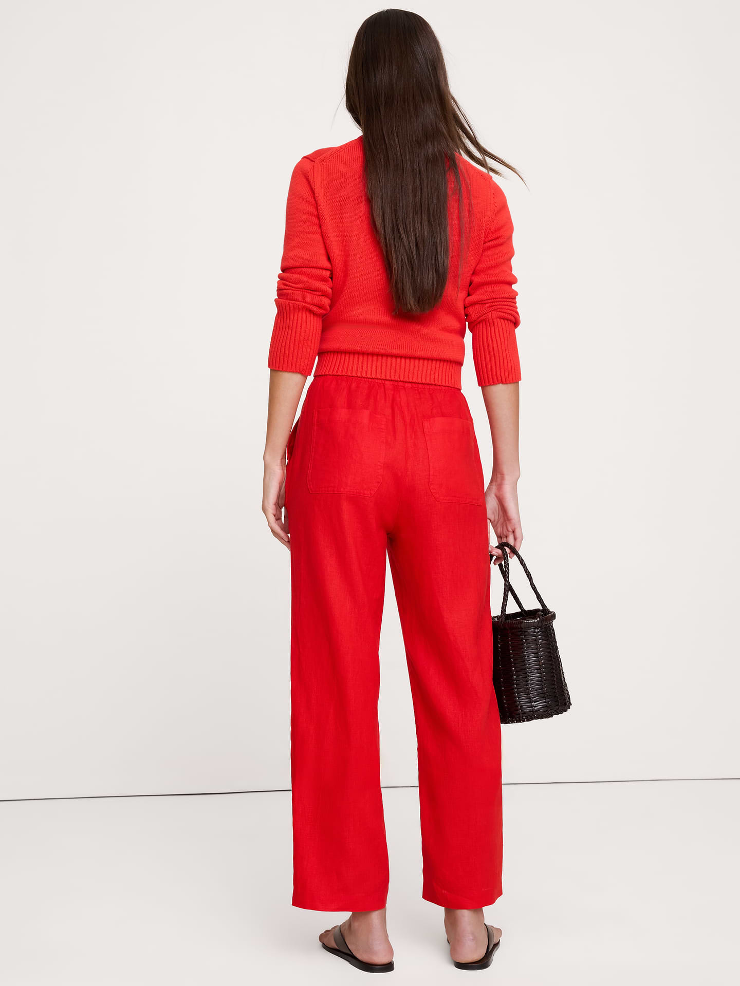L'image numéro 2 présente Pantalon droit à taille extensible en lin Escapade