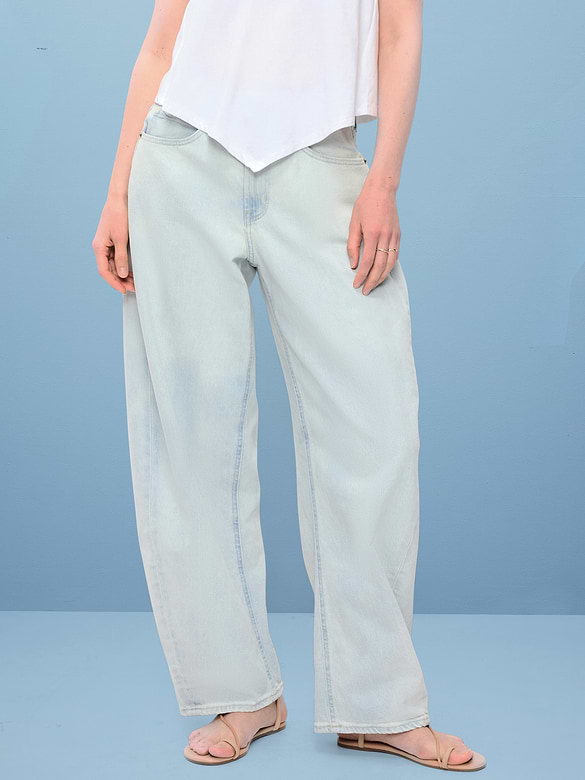 High-Waisted Rounded Wide-Leg Barrel Jeans