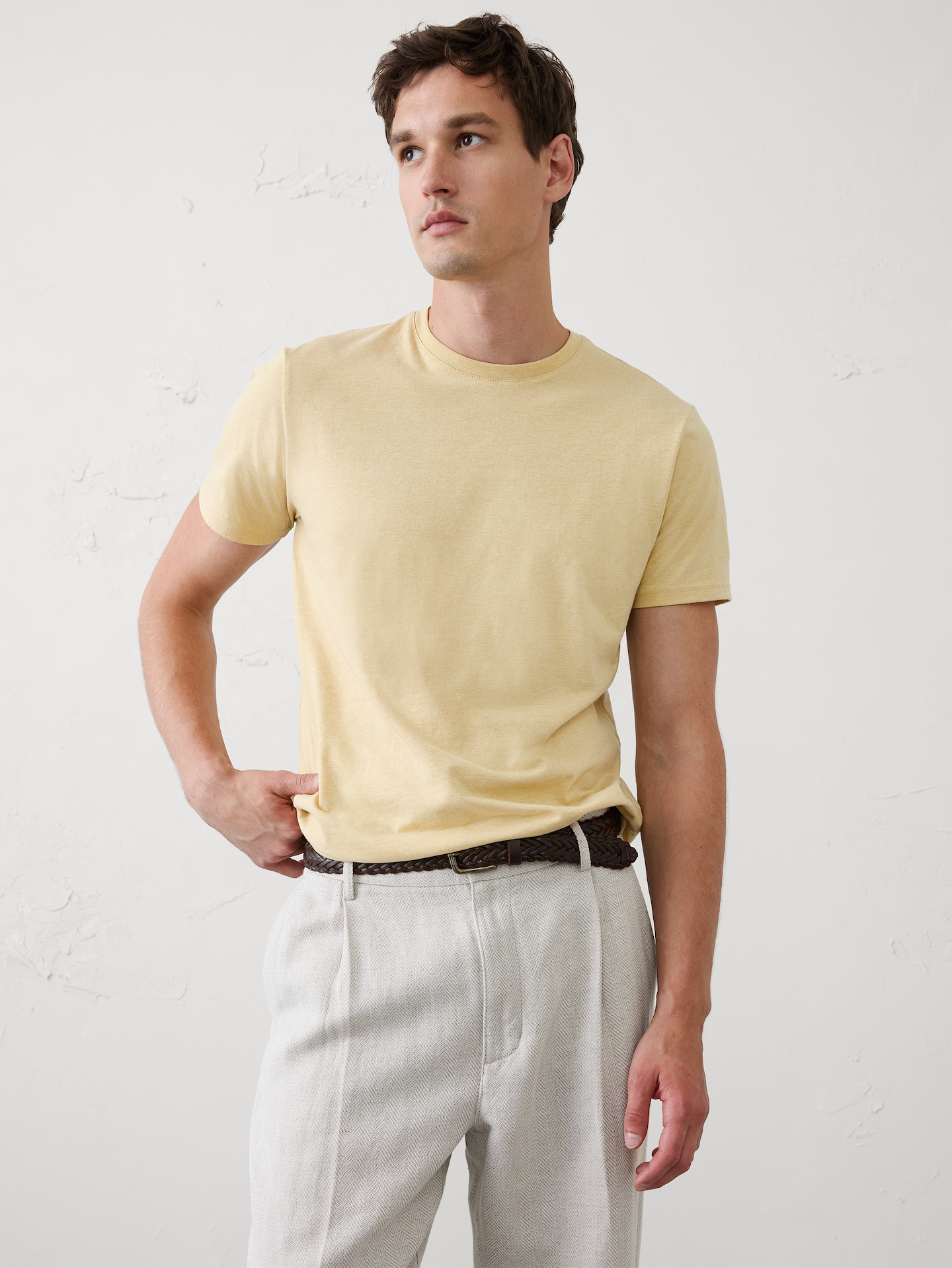 L'image numéro 1 présente T-shirt de qualité supérieure ras du cou de coupe standard