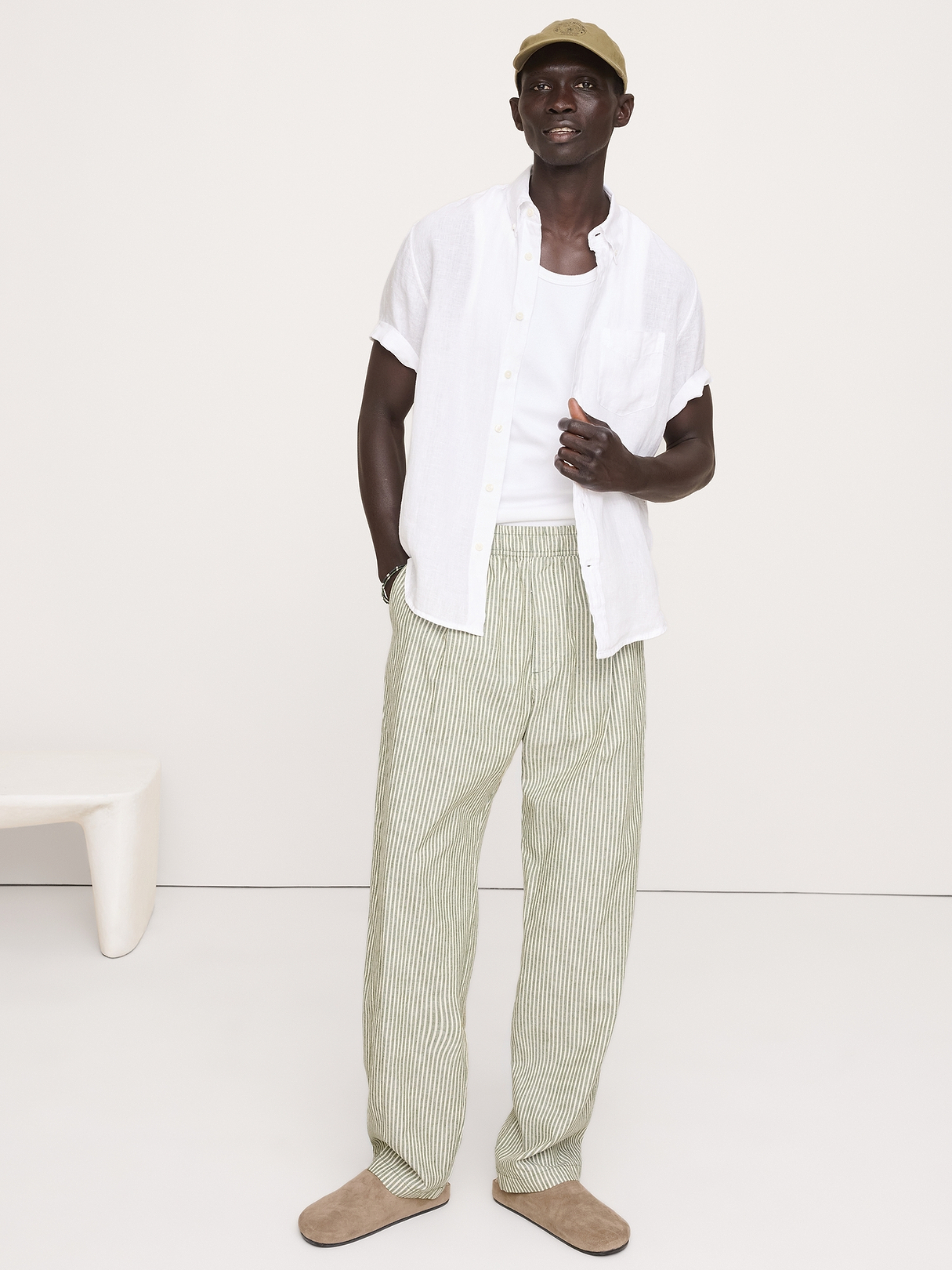 Relaxed Linen-Cotton Pleated Pull-On Pant | Banana Republic