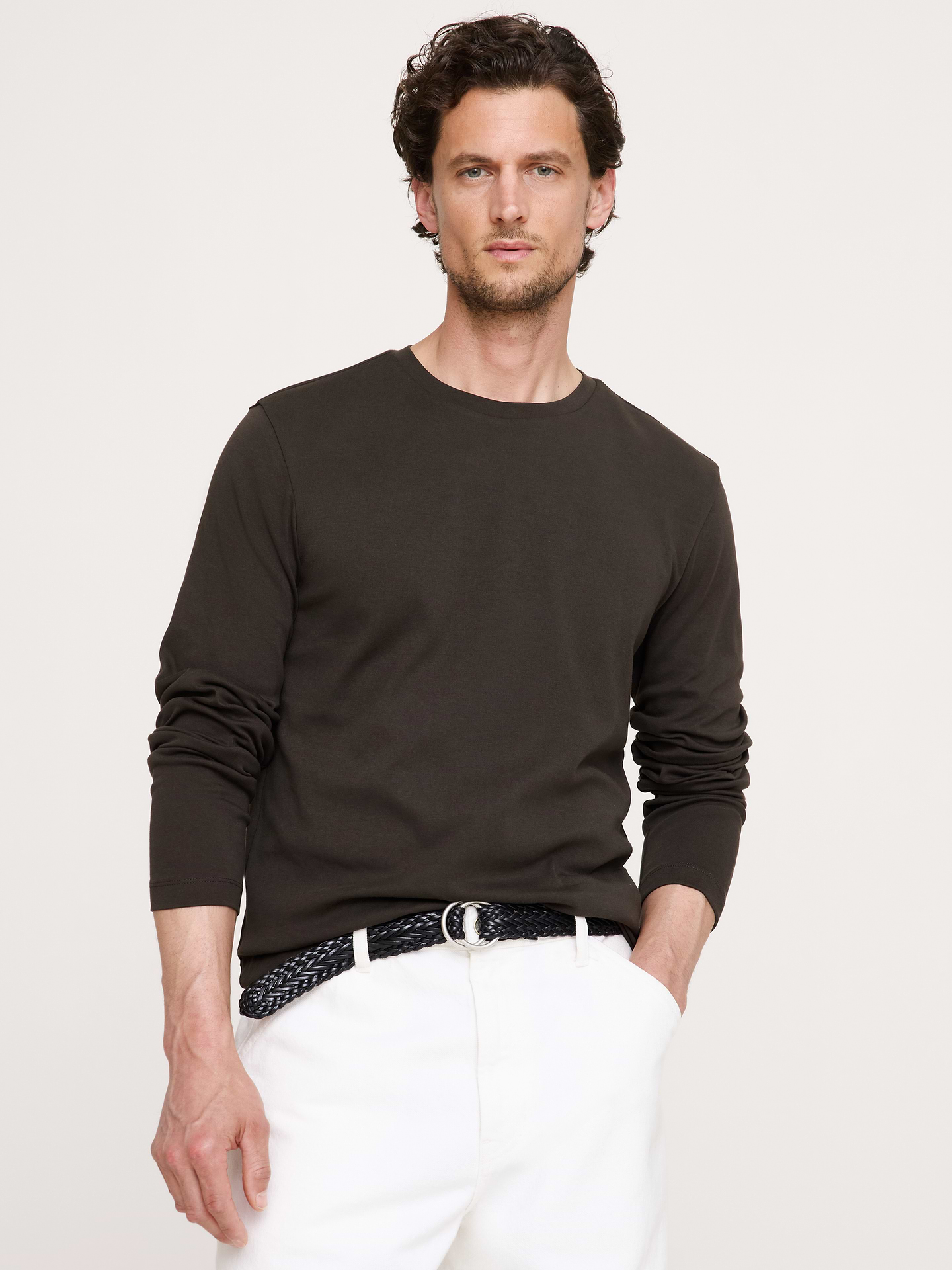 L'image numéro 1 présente T-shirt à manches longues en tissu luxueux