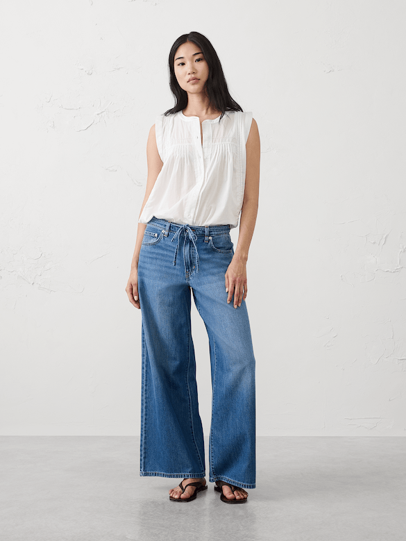 Wide-Leg Mid-Rise Jean