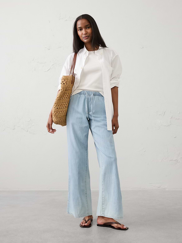 Straight-Leg Mid-Rise Summerweight Pull-On Jean