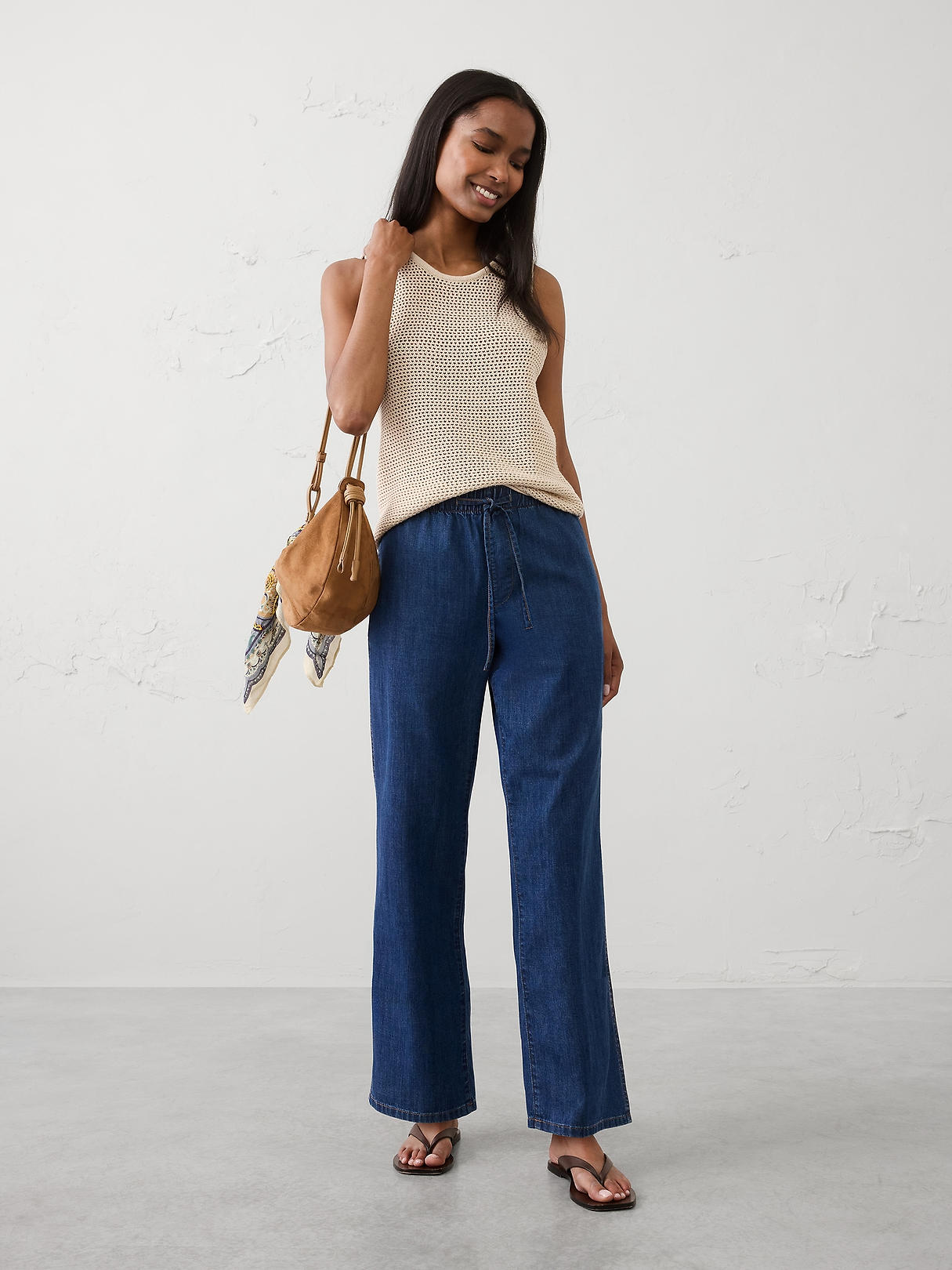Straight-Leg Mid-Rise Summerweight Pull-On Jean | Banana Republic