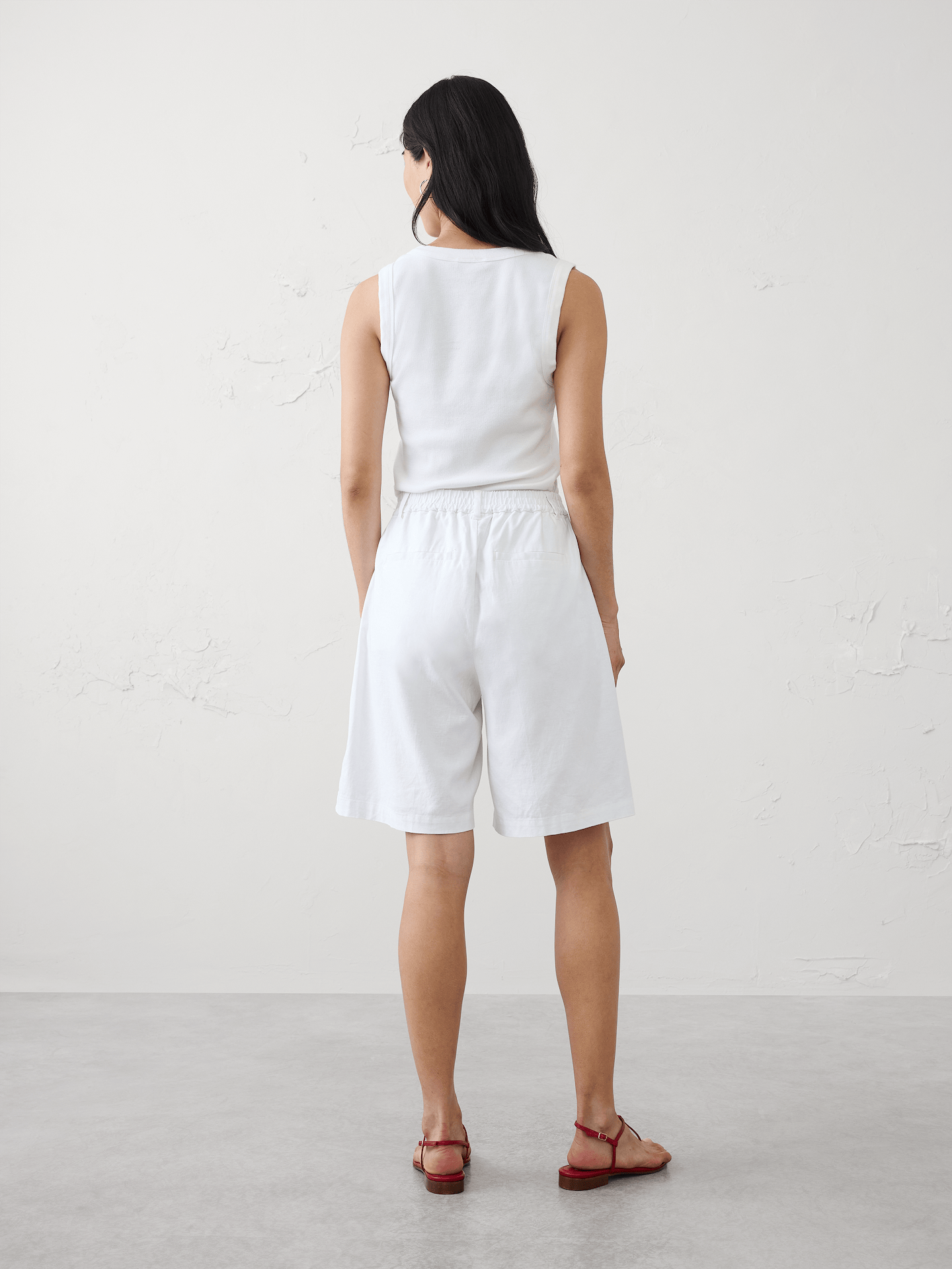 Image number 2 showing, High-Rise Linen-Blend Bermuda Short