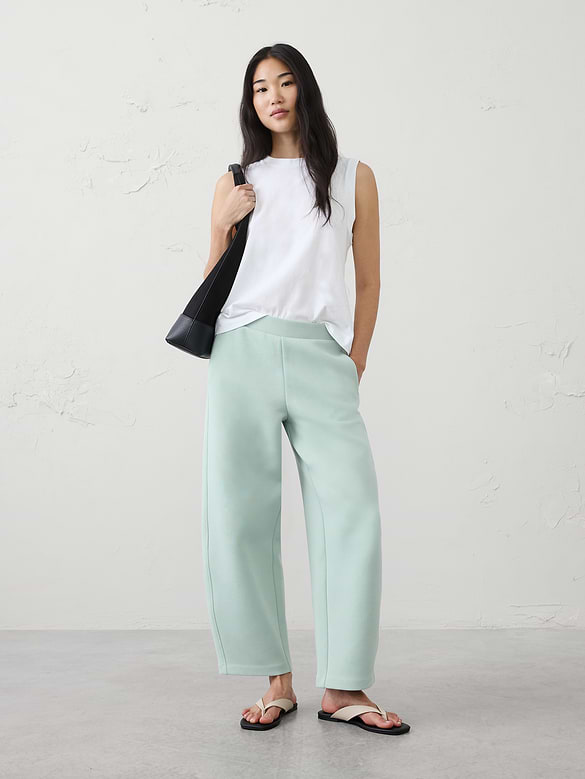 Weekender Barrel-Leg Mid-Rise Pant