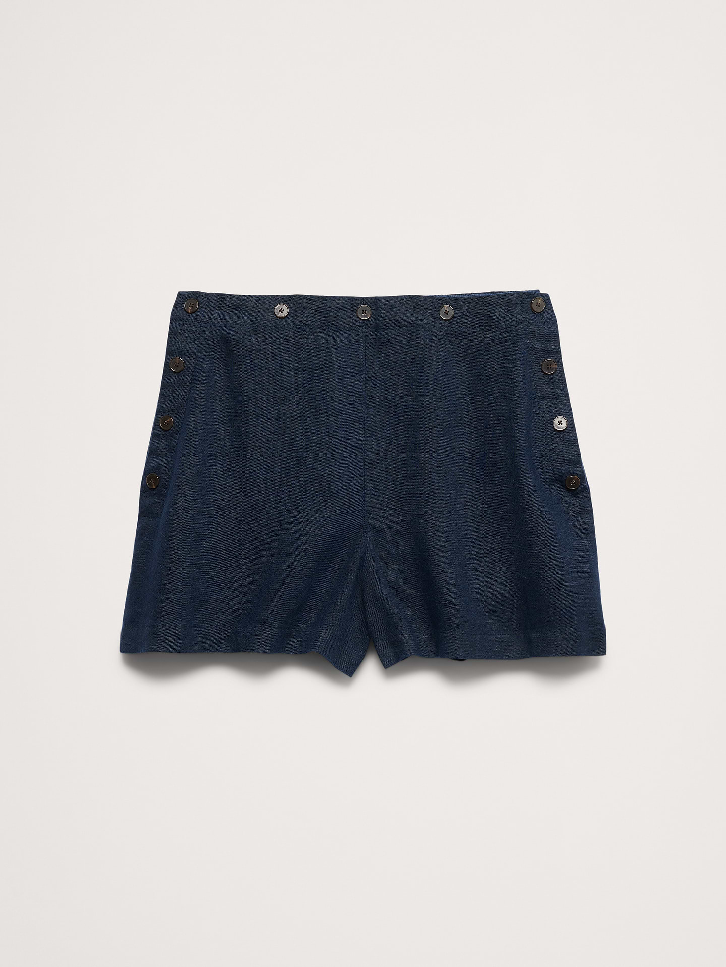L'image numéro 5 présente Short de marin à taille extensible en lin de 9 cm