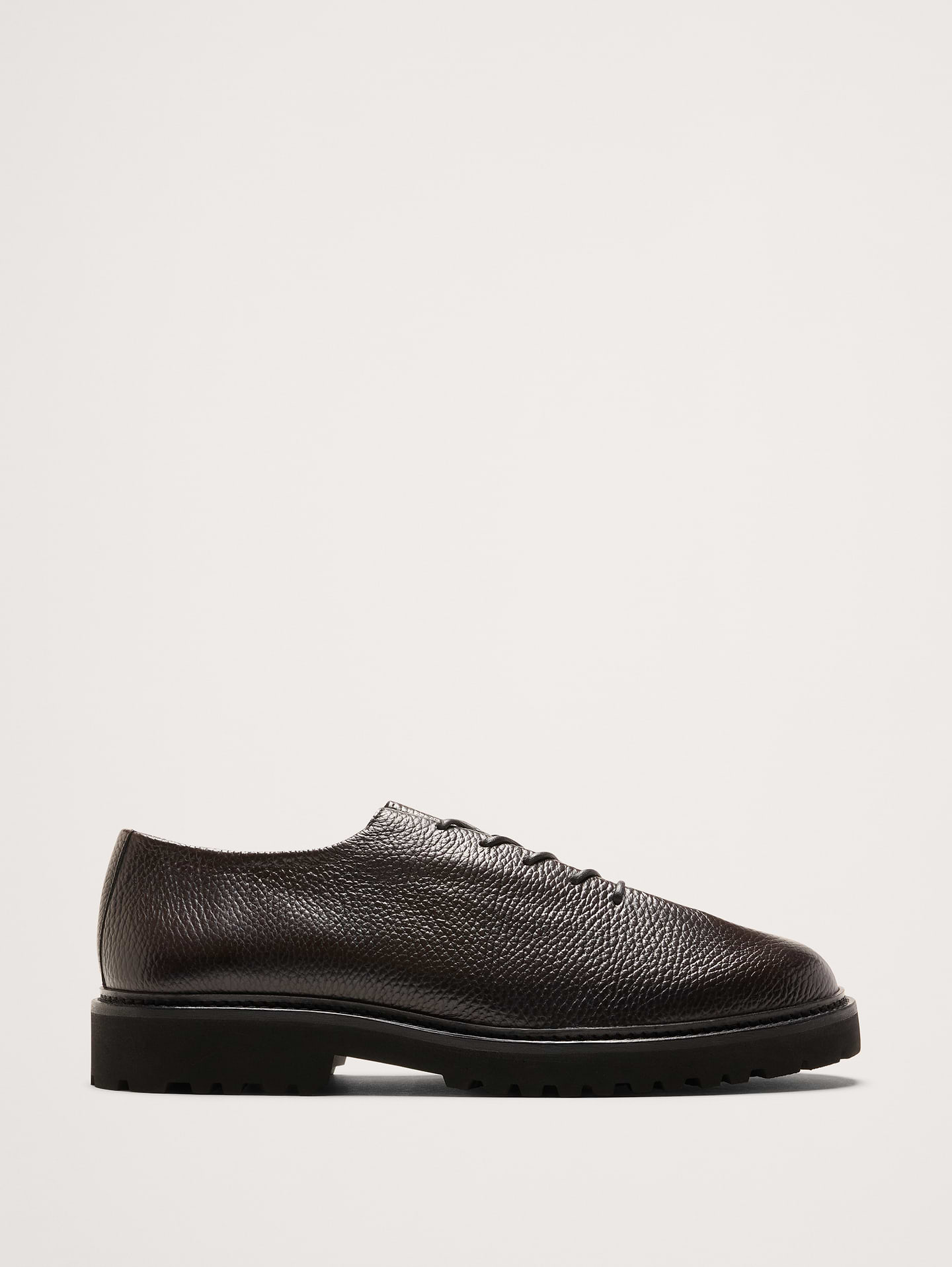 Image 1 of 6, A contemporary take on the classic oxford, the Edouard is one of Jacques Solovière’s iconic models, blending minimal design with everyday wearability. Its generous sole ensures both stability and comfort, while the understated finish enriches its refined silhouette., Jacques Solovière: Parisian footwear redefining timeless essentials with sculptural minimalism and exquisite craftsmanship since 2014., Italian leather uppers and leather lining., Leather soles., Waxed laces., Made in Portugal., *This style runs 1/2 size large., Product #1182979