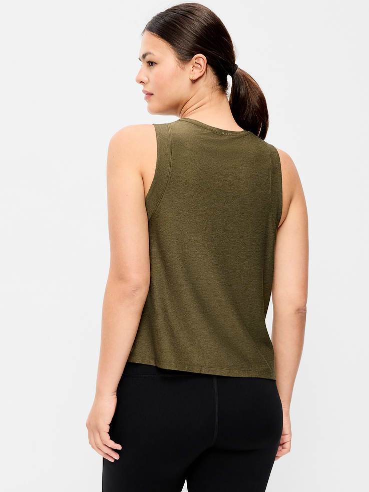 L'image numéro 6 présente T-shirt Doux nuage 94 à ourlet fendu pour Femme