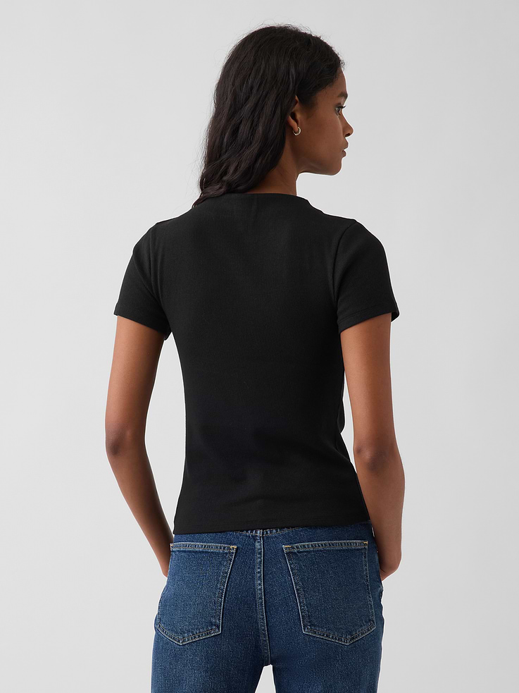 L'image numéro 3 présente T-shirt court côtelé moderne à col montant