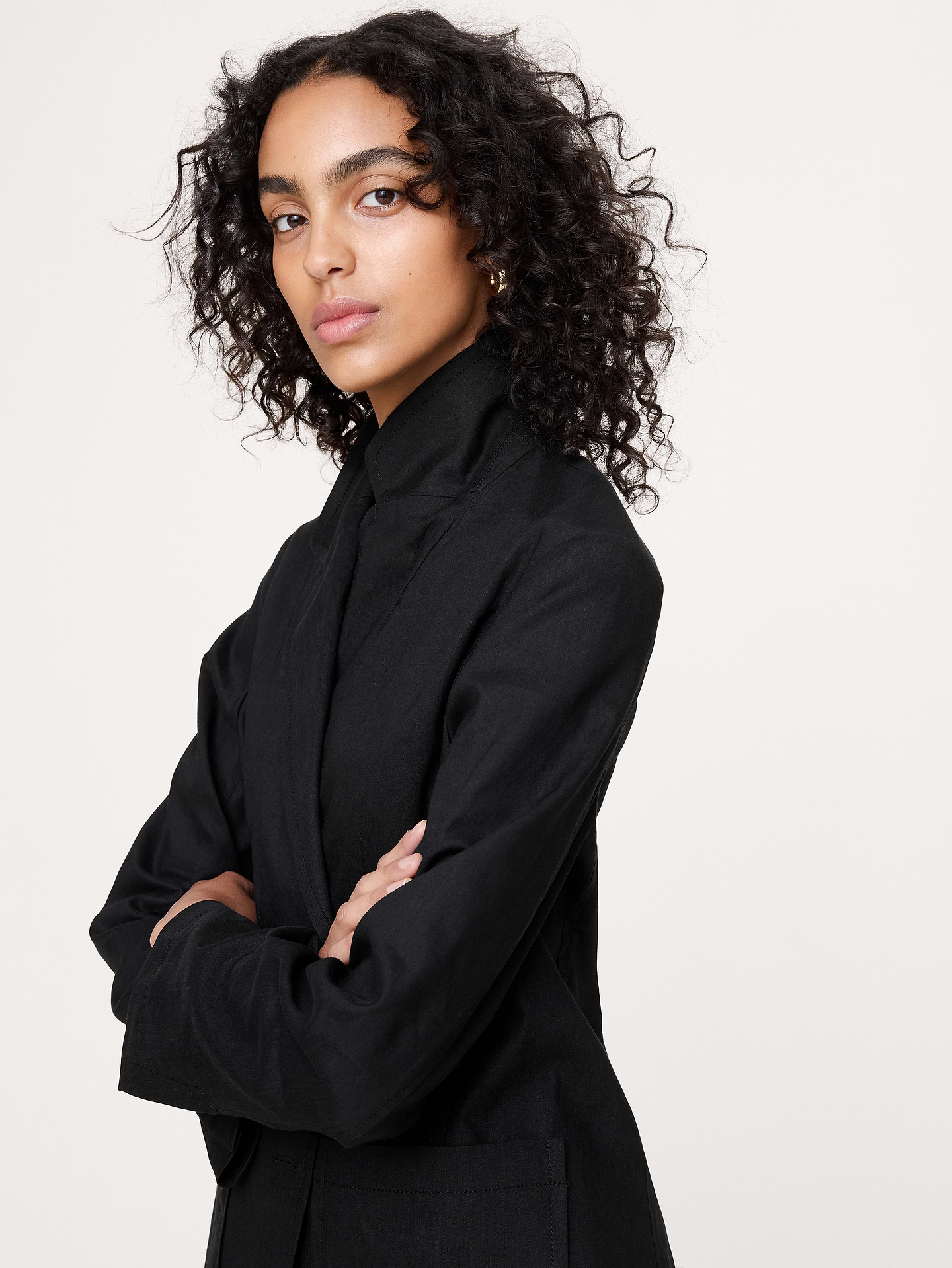 L'image numéro 4 présente Blazer décontracté en lin et viscose extensible