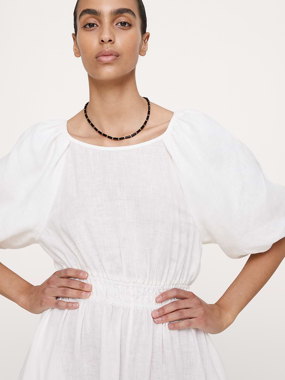 Robe longue à manches bouffantes en lin