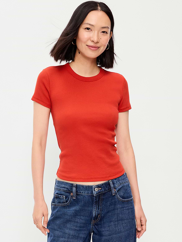 T-shirt court moulant