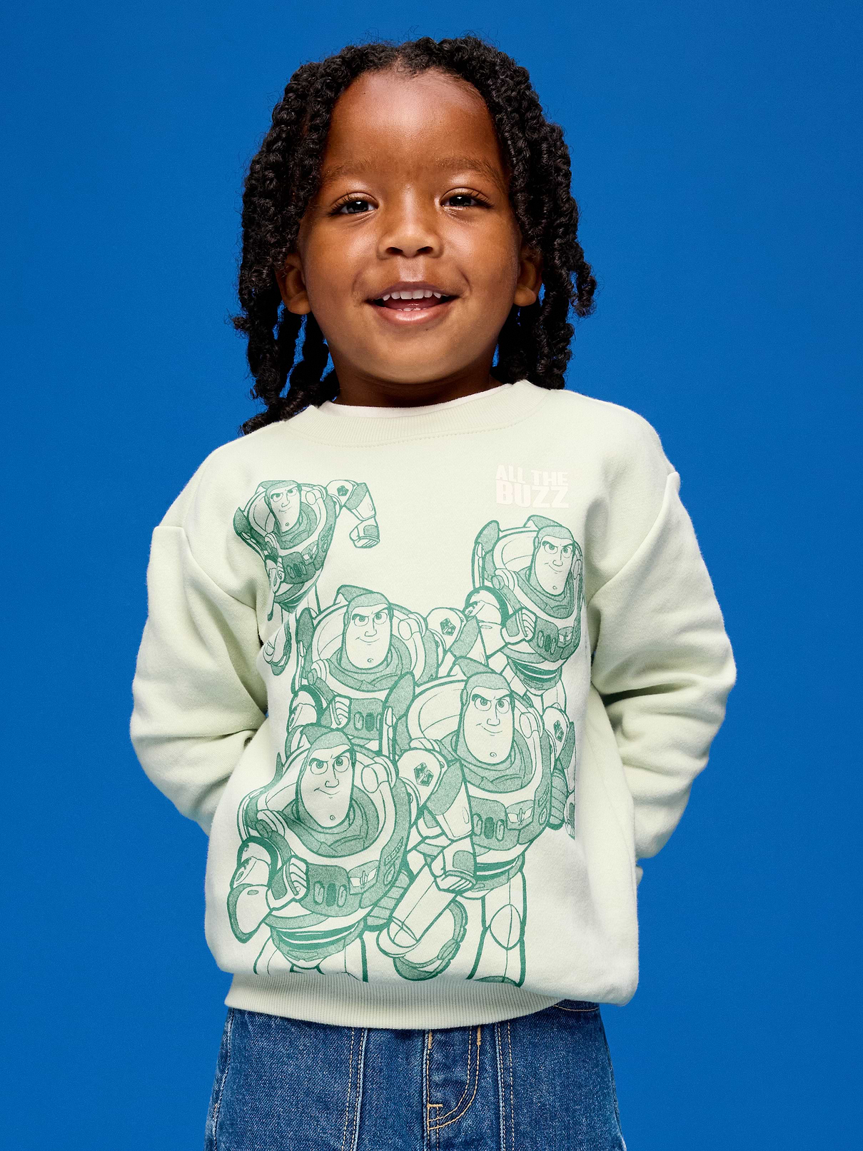 L'image numéro 1 présente Chandail ras du cou en coton ouaté surdimensionné à imprimé Histoire de jouets Old Navy x Pixar pour tout-petit