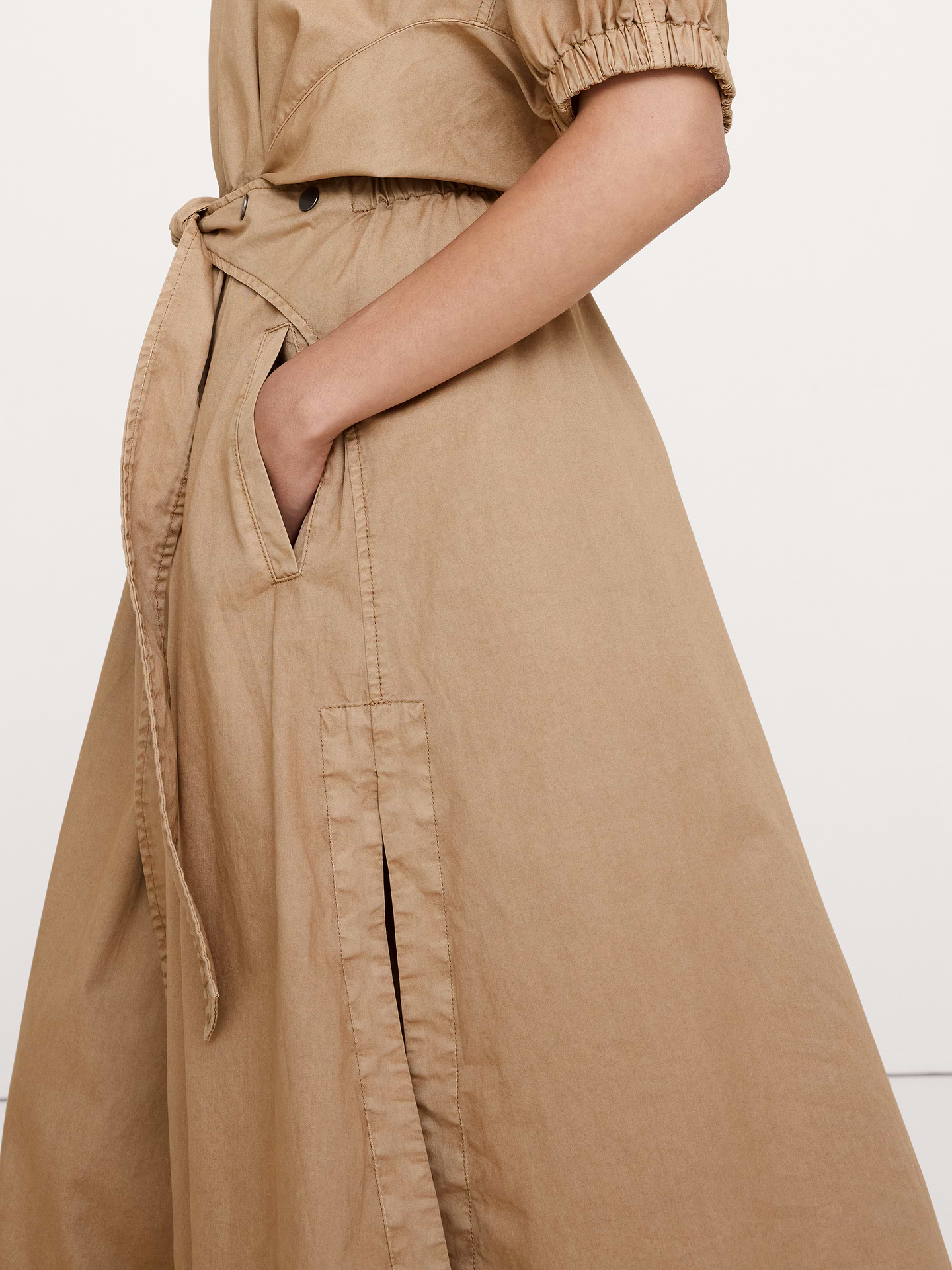 L'image numéro 8 présente Robe mi-longue à manches bouffantes en sergé de coton