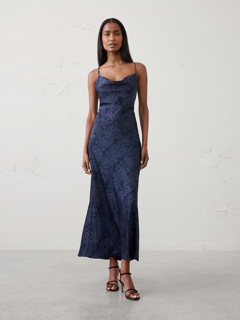 blue satin cowl dress Cowl-Neck Maxi it features a cowl Size:4 - 5 HOUSE OF CB Alice best-warehouse2426